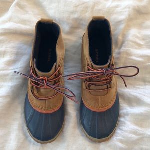 Sorel Women’s Out N About Leather boots